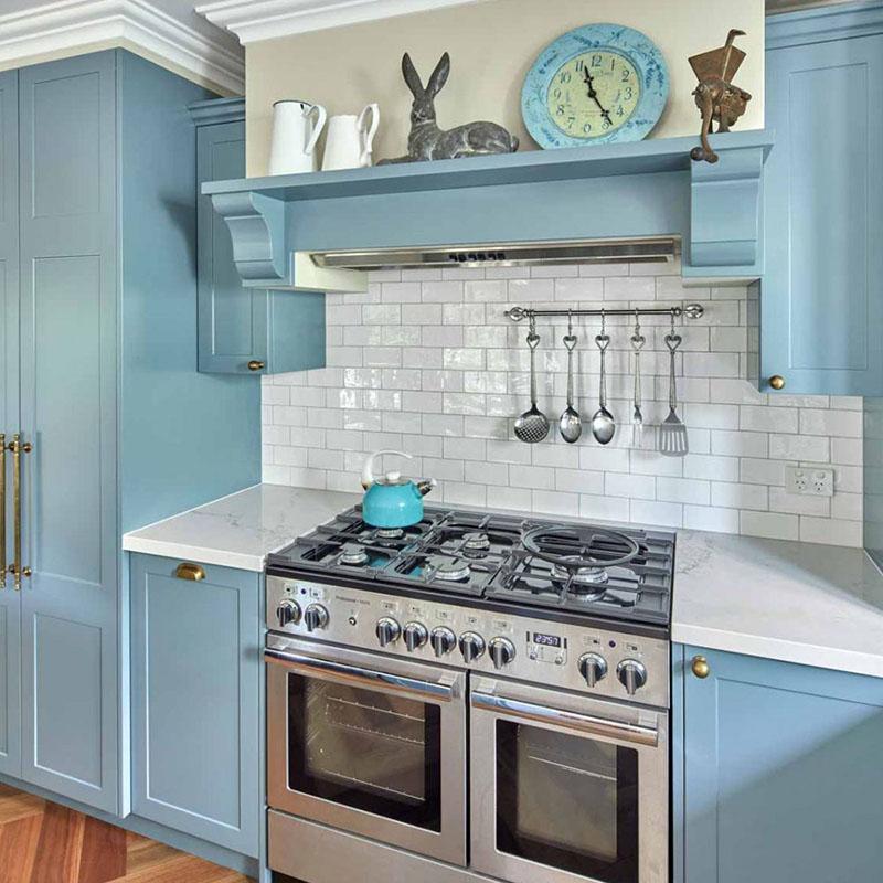 Traditional navy Blue kitchen cabinet